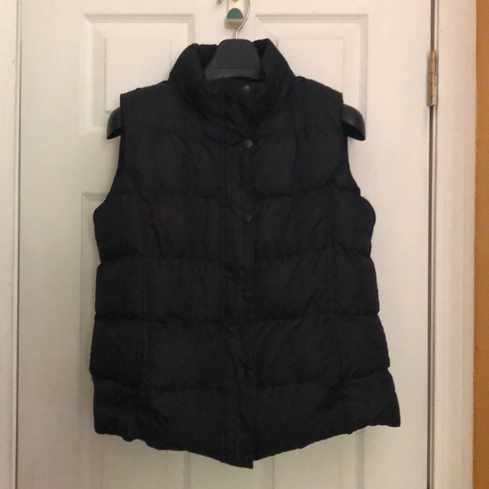 Black puffy vest
